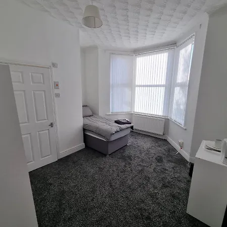 70 Southfield Capsule hotel *